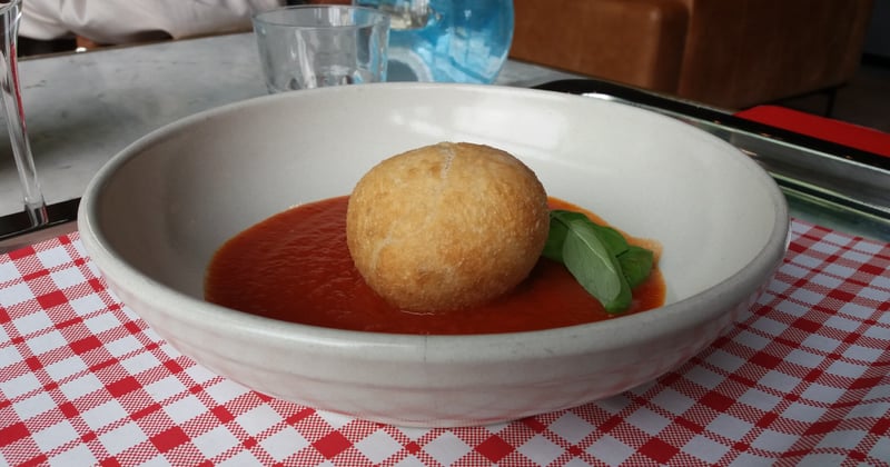 Pizza surgelée au micro onde : la méthode pour un résultat croustillant