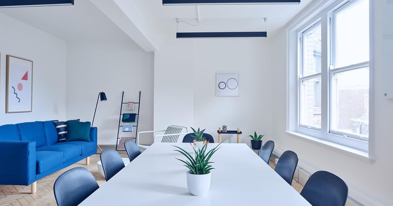 Donner de la profondeur à une pièce : 7 astuces déco qui changent tout