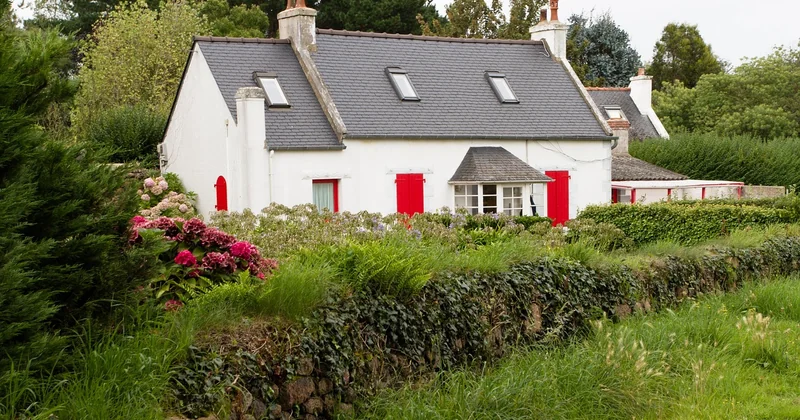 Plan 150 m² plain-pied 4 chambres avec garage : le luxe de l'espace, au prix de l'emprise