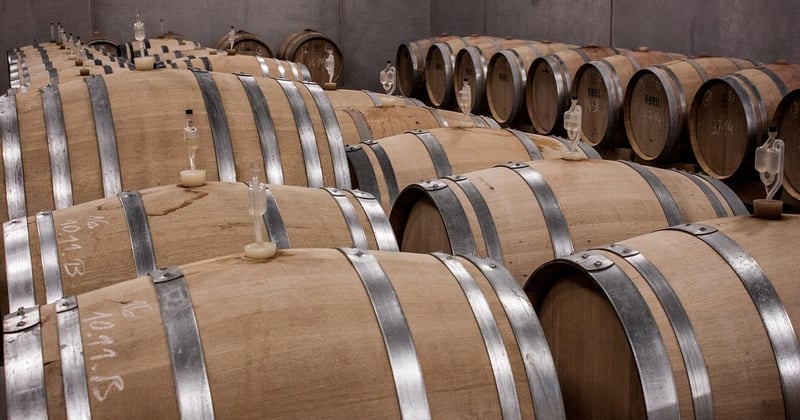 Prix cave à vin sur mesure sous escalier : le guide malin pour économiser