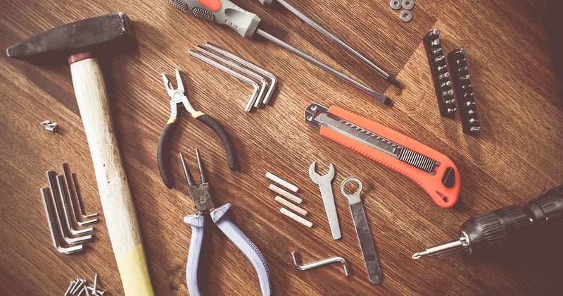 Les gestes anciens qui rendent le bricolage plus solide