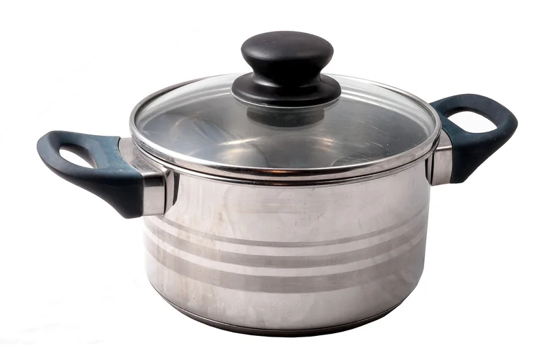 Staub et son couvercle 